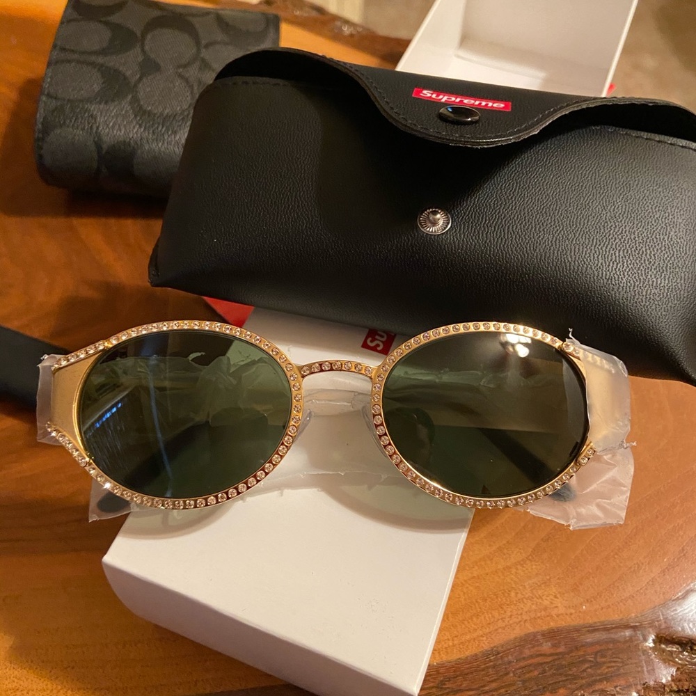 Supreme sunglasses with Swarovski crystals - Picture 3 of 3